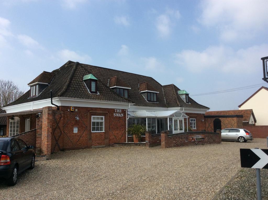 The Swan Motel, Gillingham Beccles Exterior foto